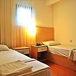 Oscar Hotel 2*
