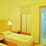 Hotel Oscar 2*