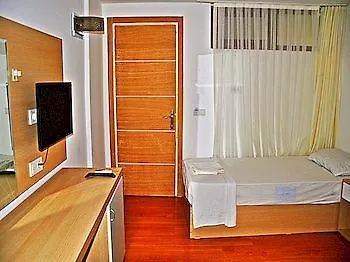 Oscar Hotel