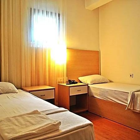 Oscar Hotel 2*